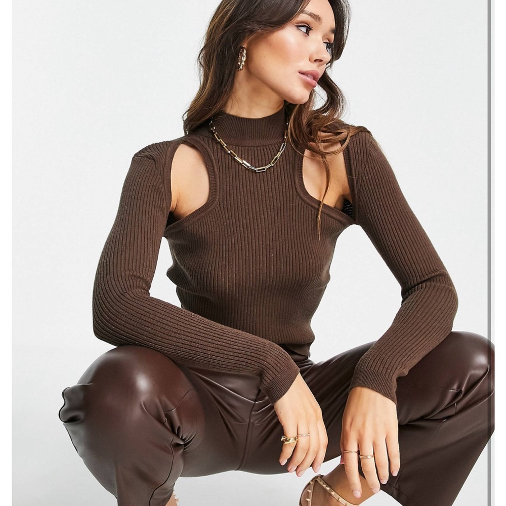 Topshop Knitted Cutout Top- Size small- NYT